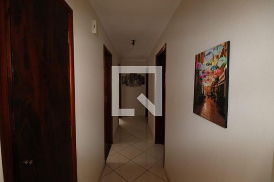 Corredor de casa à venda com 3 quartos, 180m² em Taquaral, Campinas