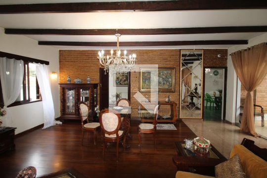 Sala de casa à venda com 4 quartos, 200m² em Jardim Franca, São Paulo