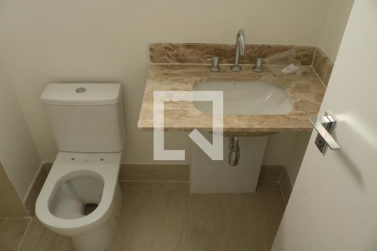 Banheiro de kitnet/studio para alugar com 1 quarto, 29m² em Perdizes, São Paulo