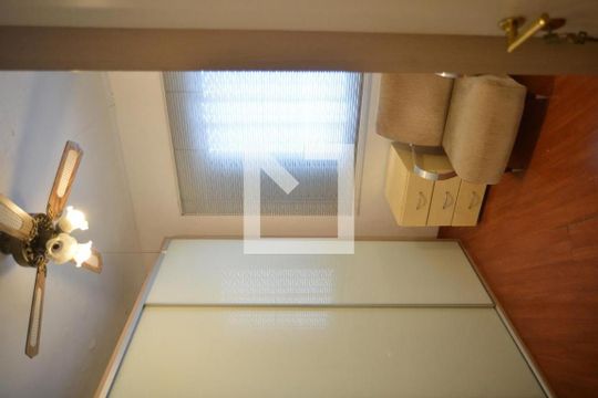 Quarto 1 de casa para alugar com 6 quartos, 278m² em Parque das Nações, Santo André