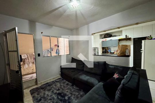 Sala 2 de casa à venda com 4 quartos, 174m² em Jardim Kawamoto, Guarulhos