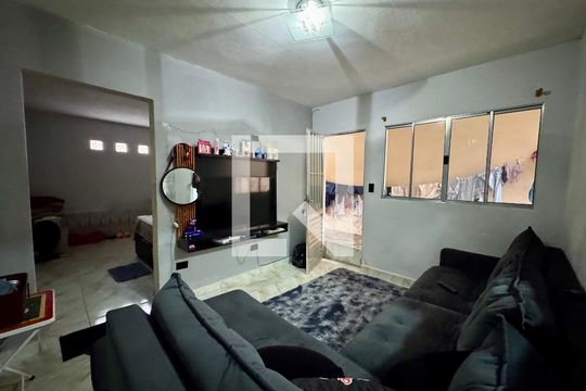 Sala 2 de casa à venda com 4 quartos, 174m² em Jardim Kawamoto, Guarulhos