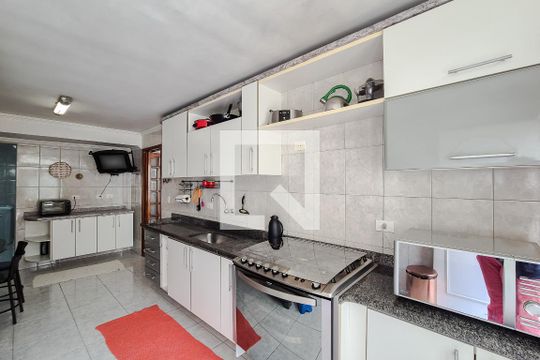 Cozinha de casa à venda com 3 quartos, 192m² em Jardim Calux, São Bernardo do Campo