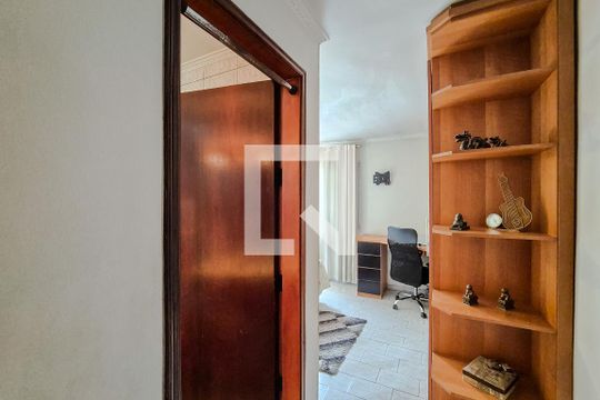 Suíte de casa à venda com 3 quartos, 192m² em Jardim Calux, São Bernardo do Campo