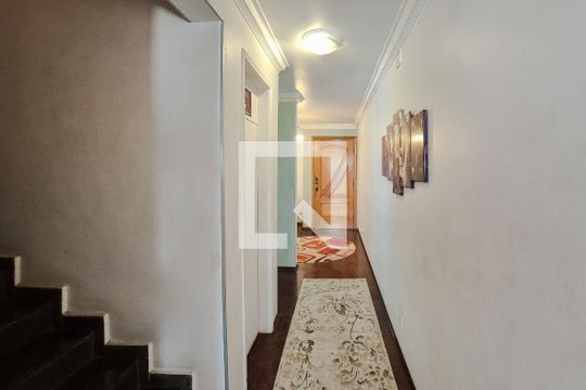 Corredor de casa à venda com 3 quartos, 192m² em Jardim Calux, São Bernardo do Campo