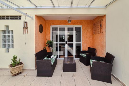 Quintal de casa à venda com 3 quartos, 192m² em Jardim Calux, São Bernardo do Campo