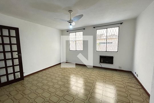 Apartamento para alugar com 2 quartos, 63m² em Todos Os Santos, Rio de Janeiro