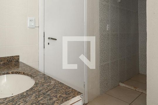 Banheiro da Suíte de casa à venda com 4 quartos, 140m² em Jardim Carvalho, Porto Alegre