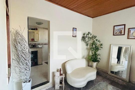 Sala de casa para alugar com 2 quartos, 120m² em Bairro Carolina, Duque de Caxias