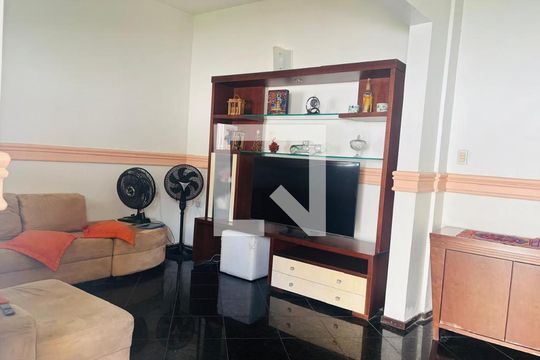 Sala de casa para alugar com 2 quartos, 120m² em Bairro Carolina, Duque de Caxias