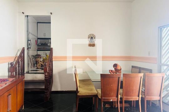 Sala de casa para alugar com 2 quartos, 120m² em Bairro Carolina, Duque de Caxias