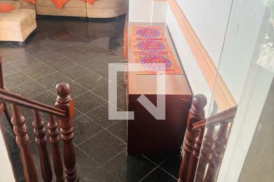 Corredor de casa para alugar com 2 quartos, 120m² em Bairro Carolina, Duque de Caxias