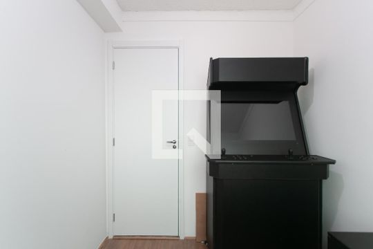Quarto 1 de apartamento para alugar com 2 quartos, 34m² em Vila Carmosina, São Paulo