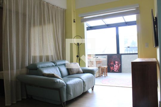 Sala de apartamento para alugar com 1 quarto, 55m² em Granja Viana, Cotia