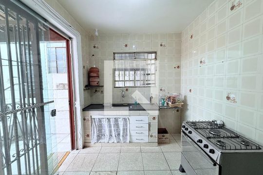 Casa para alugar com 3 quartos, 197m² em Alto Caiçaras, Belo Horizonte