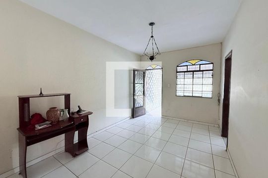 Casa à venda com 3 quartos, 197m² em Alto Caiçaras, Belo Horizonte