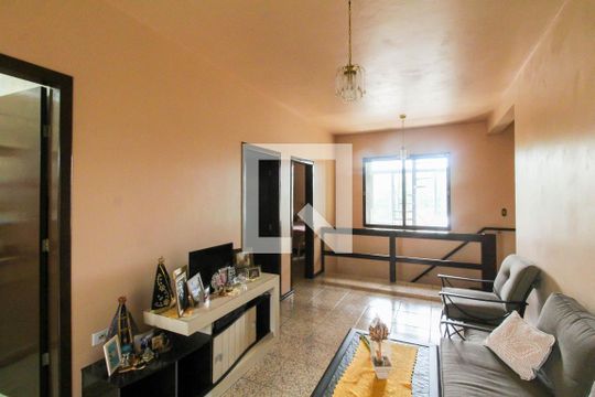 Sala 2 de casa à venda com 3 quartos, 270m² em Guajuviras, Canoas