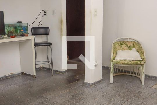 Sala de casa para alugar com 6 quartos, 250m² em Jardim das Margaridas, Salvador