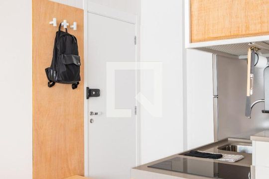 Cozinha de apartamento à venda com 1 quarto, 29m² em Itaim Bibi, São Paulo