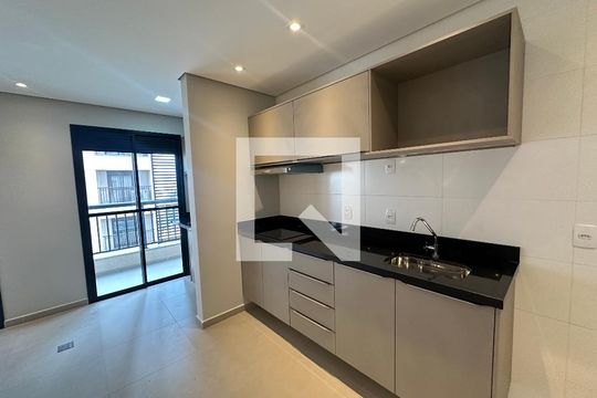 Sala/Cozinha de apartamento à venda com 1 quarto, 40m² em Empresarial 18 do Forte, Barueri