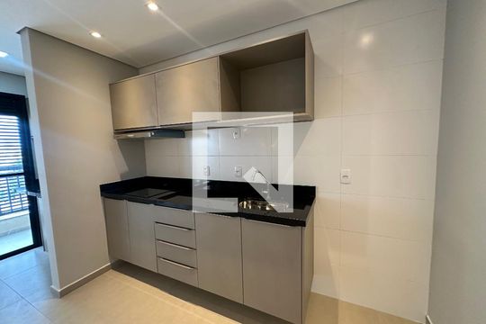 Sala/Cozinha de apartamento à venda com 1 quarto, 40m² em Empresarial 18 do Forte, Barueri