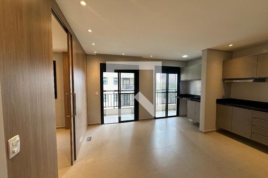Sala/Cozinha de apartamento à venda com 1 quarto, 40m² em Empresarial 18 do Forte, Barueri