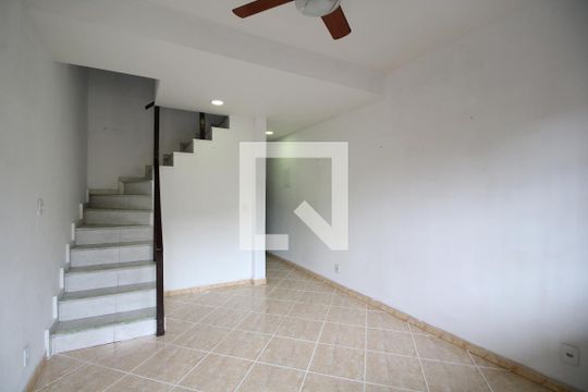 Sala de casa de condomínio à venda com 2 quartos, 57m² em Taquara, Rio de Janeiro