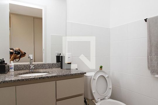 Banheiro da Suíte de apartamento à venda com 2 quartos, 50m² em Palmeiras, Belo Horizonte