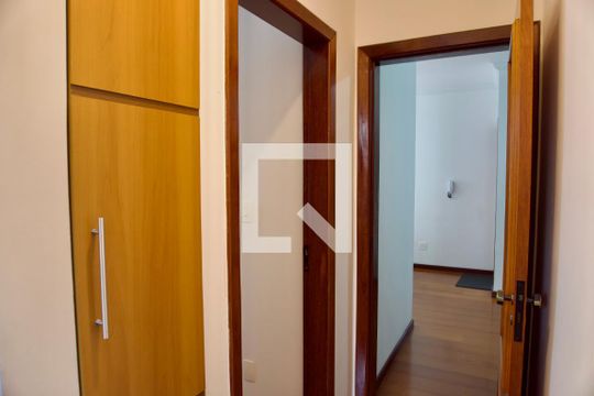 Corredor - Detalhe Armário de apartamento para alugar com 3 quartos, 110m² em Monsenhor Messias, Belo Horizonte