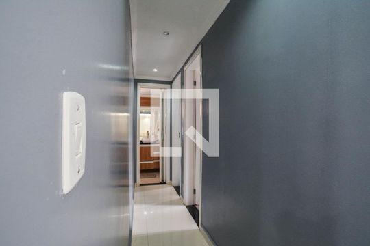 Corredor de apartamento para alugar com 2 quartos, 55m² em Parque Erasmo Assunção, Santo André