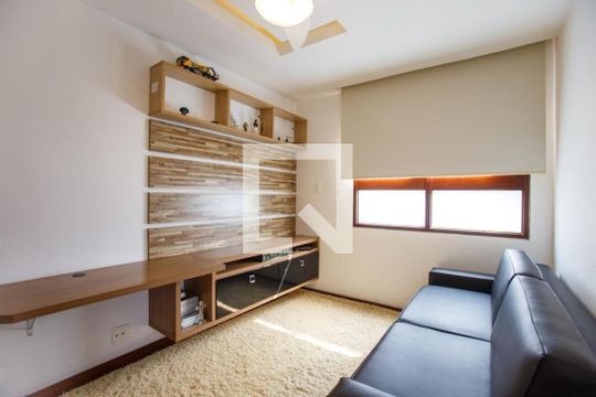 Casa à venda com 6 quartos, 800m² em Piratininga, Niterói