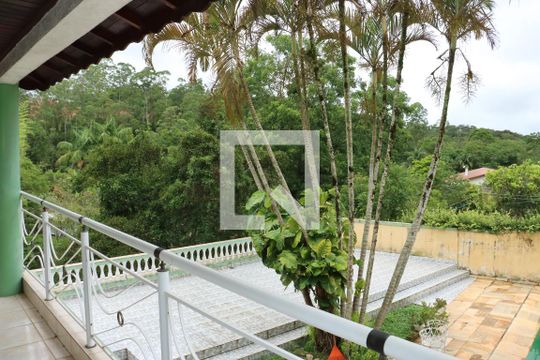 Casa para alugar com 3 quartos, 630m² em Jardim Santa Paula, Cotia
