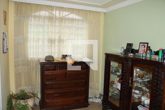 Casa para alugar com 3 quartos, 630m² em Jardim Santa Paula, Cotia