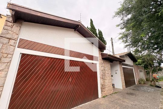 Fachada de casa para alugar com 5 quartos, 420m² em Jardim das Samambaias, Jundiaí