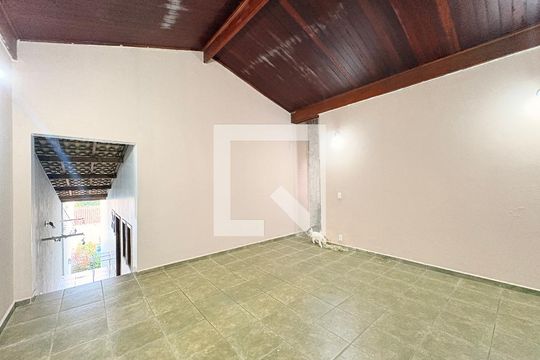 Garagem de casa para alugar com 5 quartos, 420m² em Jardim das Samambaias, Jundiaí