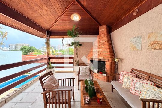Lounge de casa à venda com 5 quartos, 420m² em Jardim das Samambaias, Jundiaí
