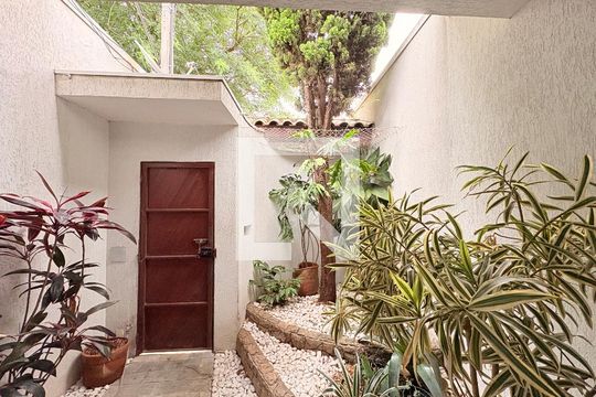 Jardim de casa para alugar com 5 quartos, 420m² em Jardim das Samambaias, Jundiaí