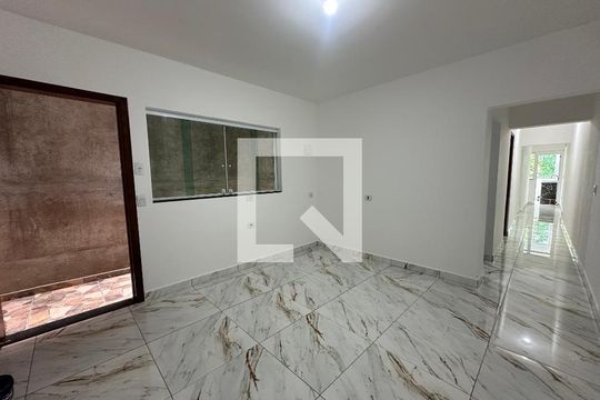 Sala de casa para alugar com 2 quartos, 74m² em Parque Santana, Barueri