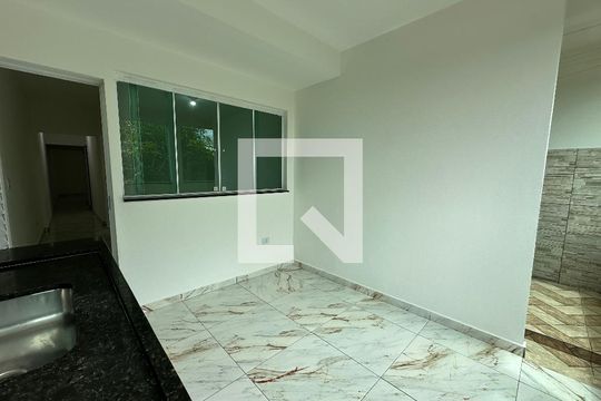 Cozinha de casa para alugar com 2 quartos, 74m² em Parque Santana, Barueri
