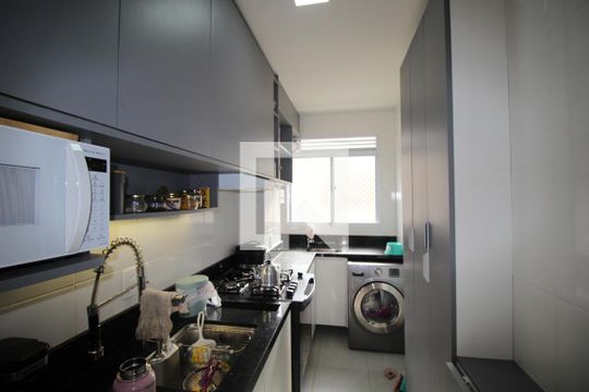 Cozinha de apartamento para alugar com 2 quartos, 42m² em Santa Fe, Porto Alegre