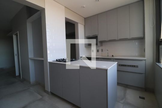 Cozinha de apartamento para alugar com 3 quartos, 95m² em Osvaldo Rezende, Uberlândia