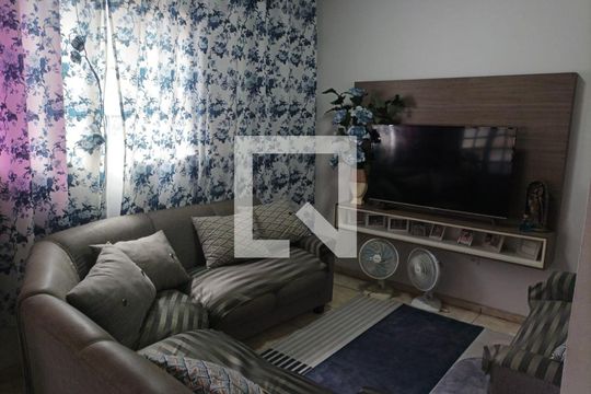 Sala de casa à venda com 5 quartos, 300m² em Recanto Silvestre (fazendinha), Santana de Parnaíba
