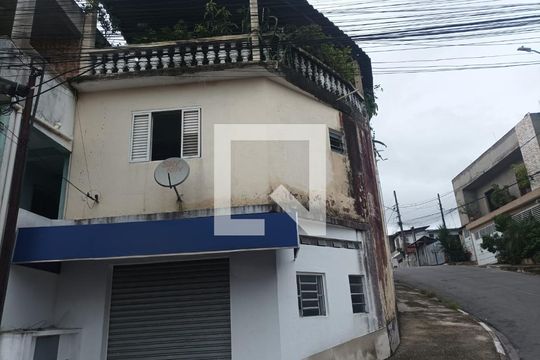 Fachada de casa à venda com 5 quartos, 300m² em Recanto Silvestre (fazendinha), Santana de Parnaíba