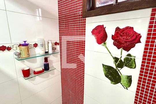 Banheiro da Suíte de casa à venda com 5 quartos, 202m² em Vila Itapegica, Guarulhos