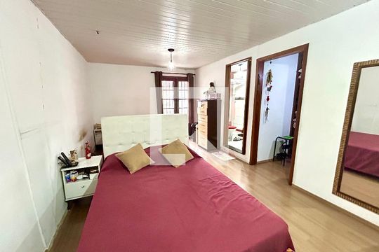 Quarto Suíte de casa à venda com 5 quartos, 202m² em Vila Itapegica, Guarulhos