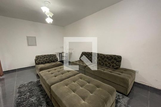 Sala de casa para alugar com 3 quartos, 200m² em Quinta dos Angicos, Cotia