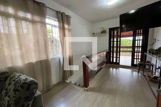 Sala 2 de casa para alugar com 3 quartos, 200m² em Quinta dos Angicos, Cotia
