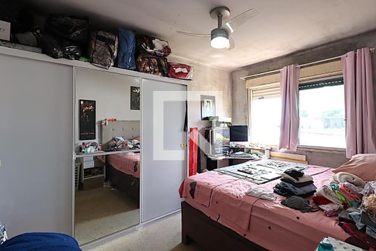 Quarto 1 de apartamento à venda com 2 quartos, 50m² em Floresta, Porto Alegre