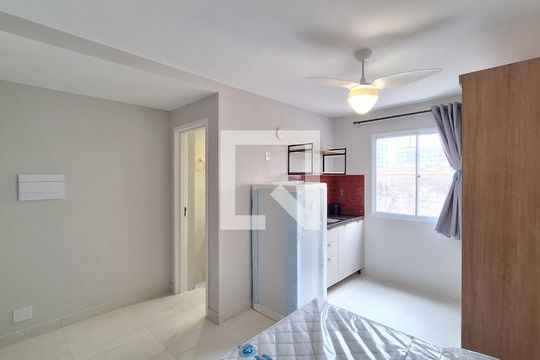 Sala/Quarto/Cozinha de kitnet/studio para alugar com 1 quarto, 20m² em Barra Funda, São Paulo