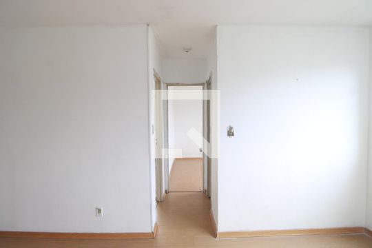 Corredor de apartamento para alugar com 2 quartos, 61m² em Tomás Coelho, Rio de Janeiro